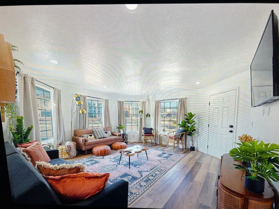 New Modern Boho Apt- Close To Yosemite Hébergement de vacances