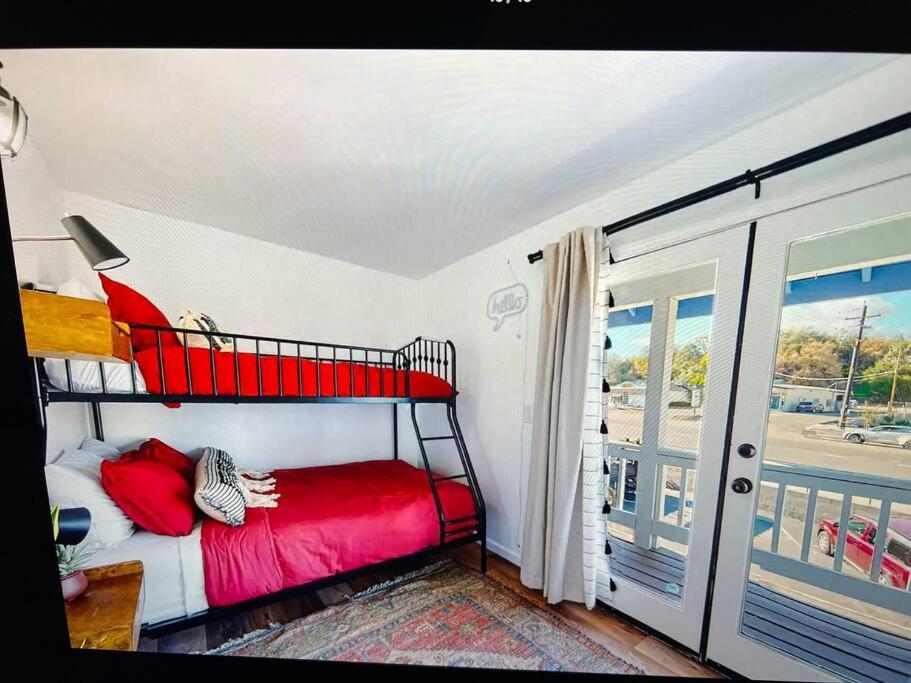 New Modern Boho Apt- Close To Yosemite Hébergement de vacances